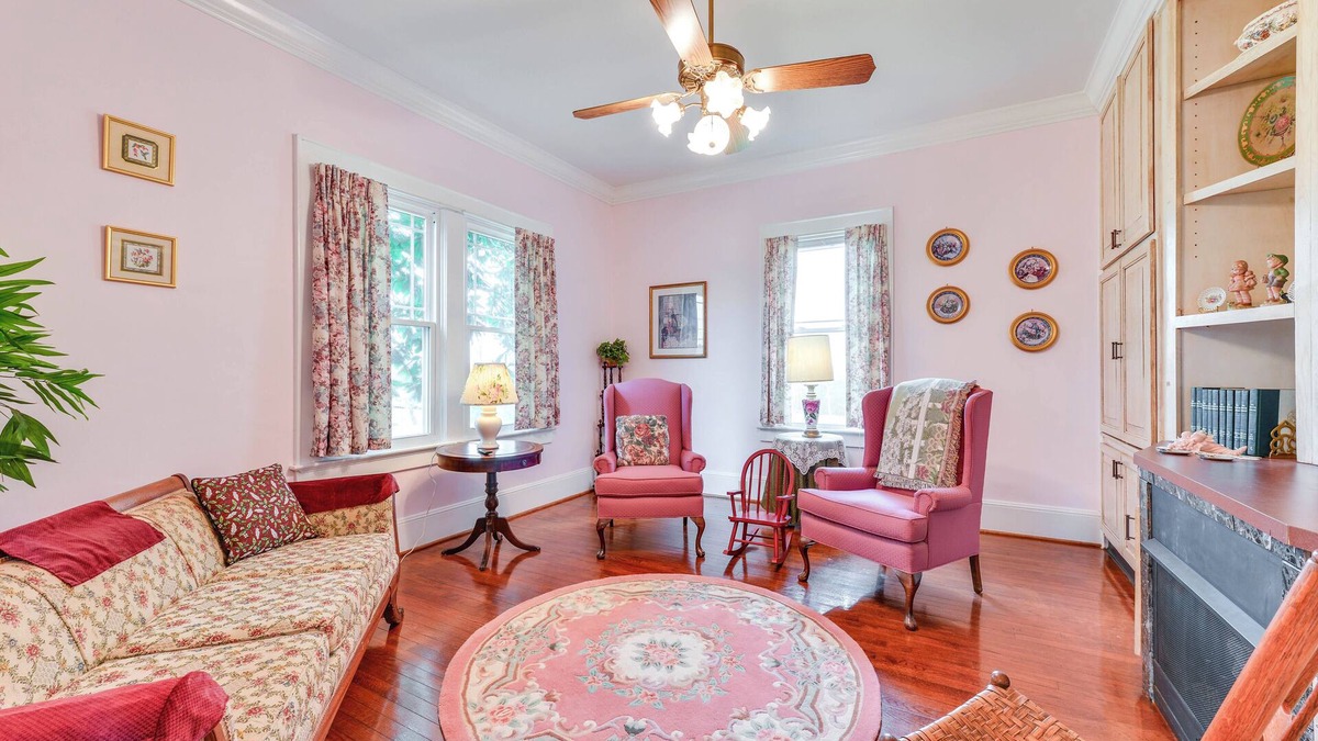 Lincolnton House | Elegant + Spacious Retreat ~ 18 Mi to Lake Norman!