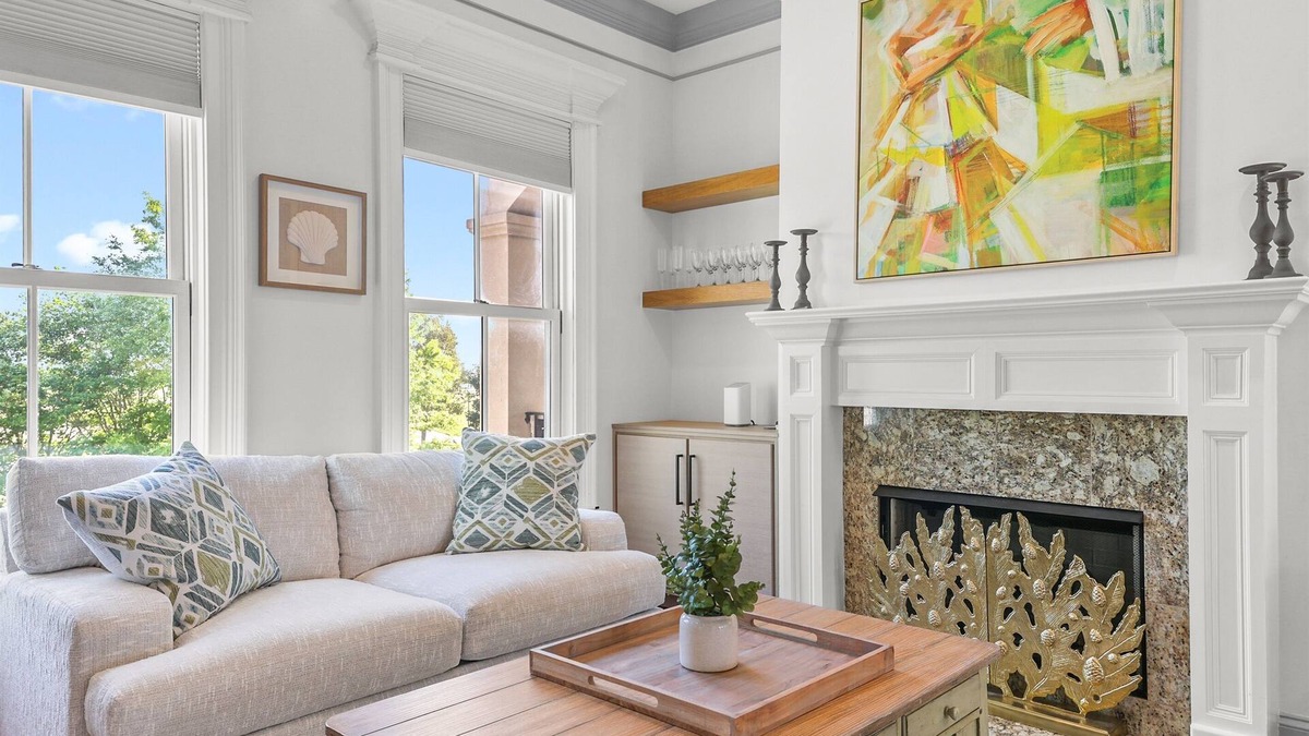 Savannah House | Elegant Townhome, Family Friendly, Quiet