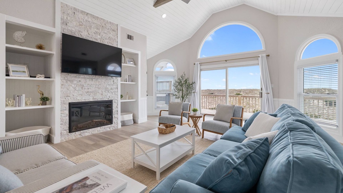 Waves House | Elegant Updated Oceanfront Home w/Pool & Hot Tub - Fast WIFI & Dog Friendly!