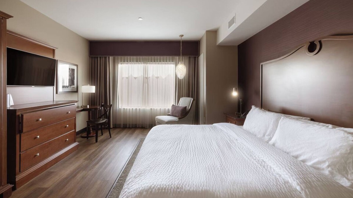 Parker Hotel | Elegant Urban Retreat with Designer Finishes and City Views
