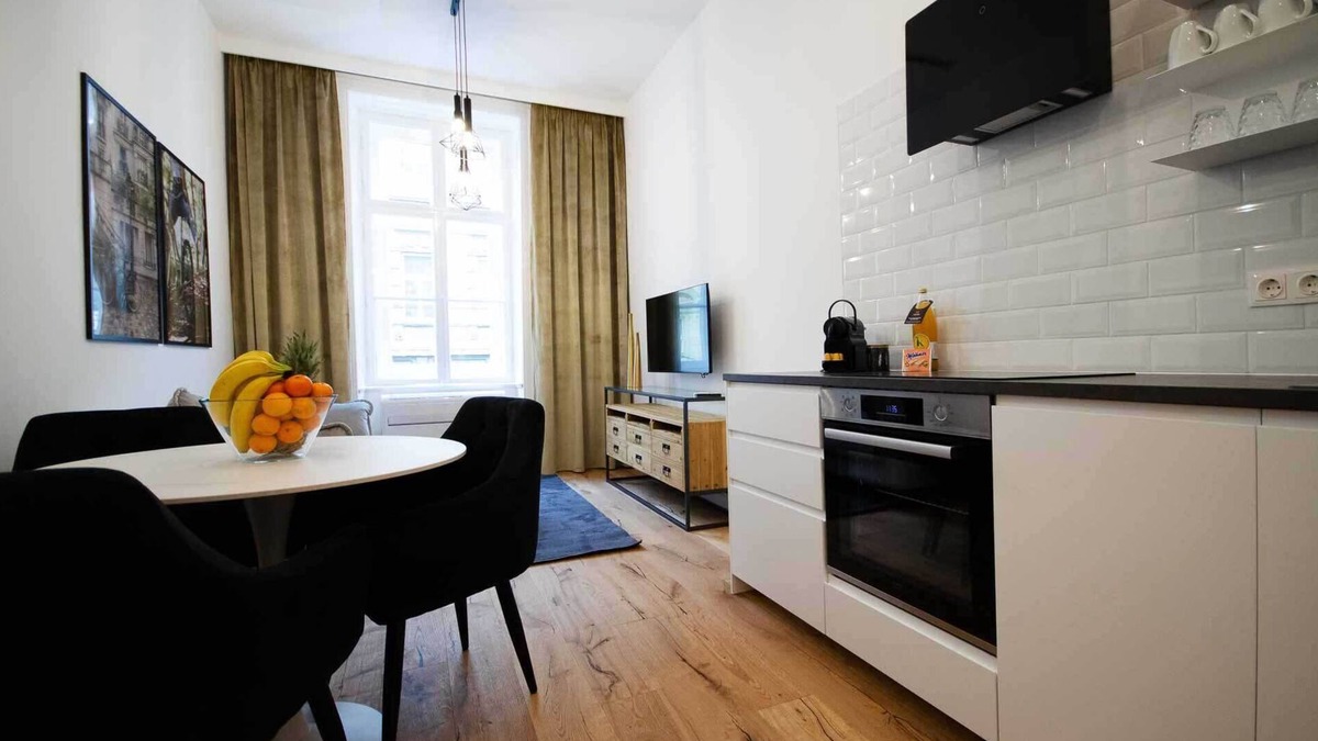 Weißgerber Apartment | Elegant Vienna apartment - historic building, modern comfort