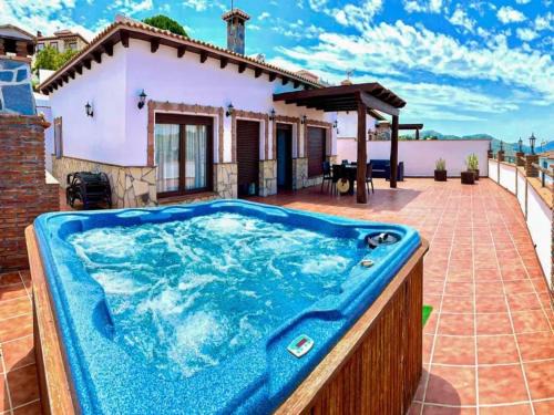 Canillas de Albaida Villa | Elegant Villa with Jacuzzi in Canillas de Albaida