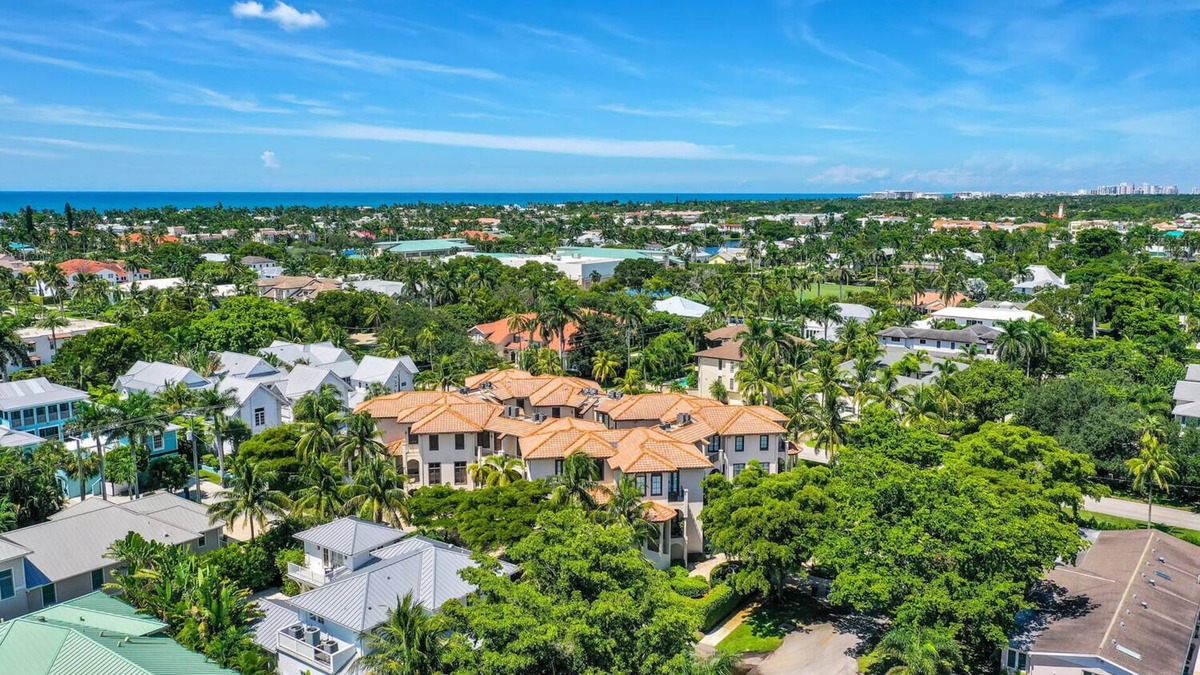 Old Naples House | Elegant Villa in Olde Naples | Steps to Dining, Shopping & Gulf Sunsets