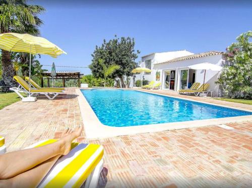 Cerro do Mocho Villa | Elegant villa with sea view in Loulé + private pool
