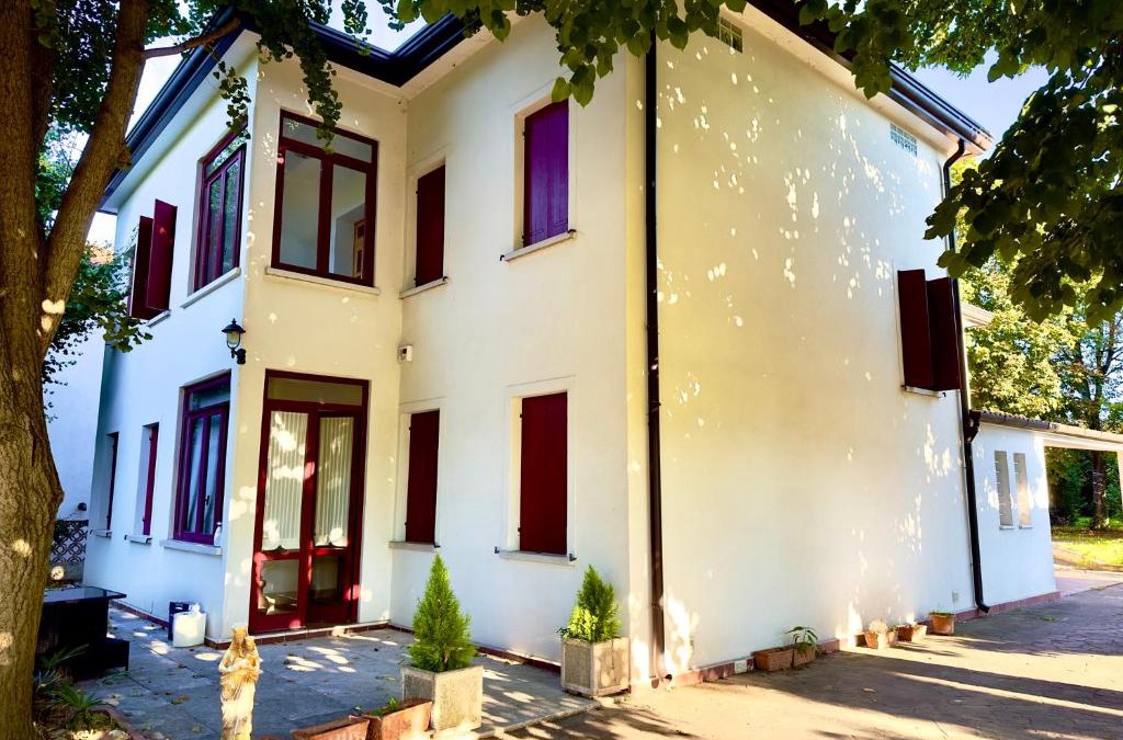 Spinea Apartment | ELEGANTE Villa NAKHIL con jacuzzi