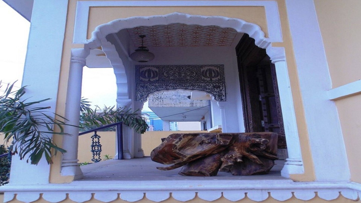 C-Scheme House | Elegantly Designed Room in Jaipur