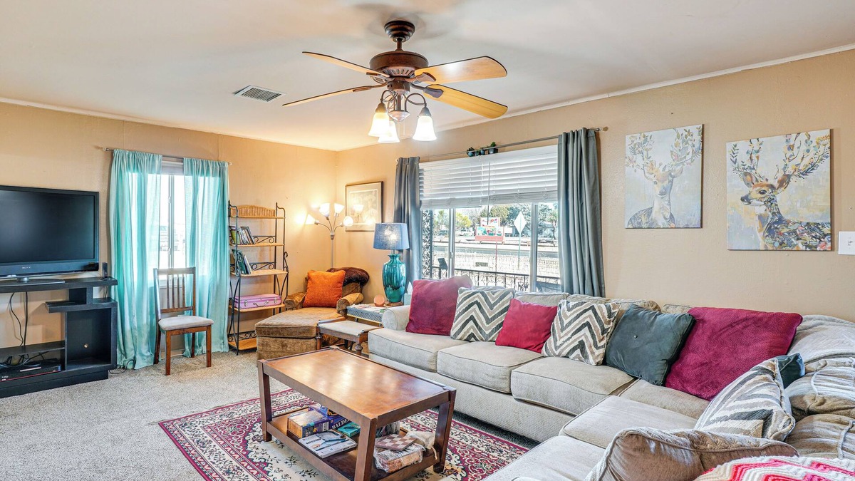 Elfrida House | Elfrida Home w/Yard & Fire Pit: 14 Mi to Wineries