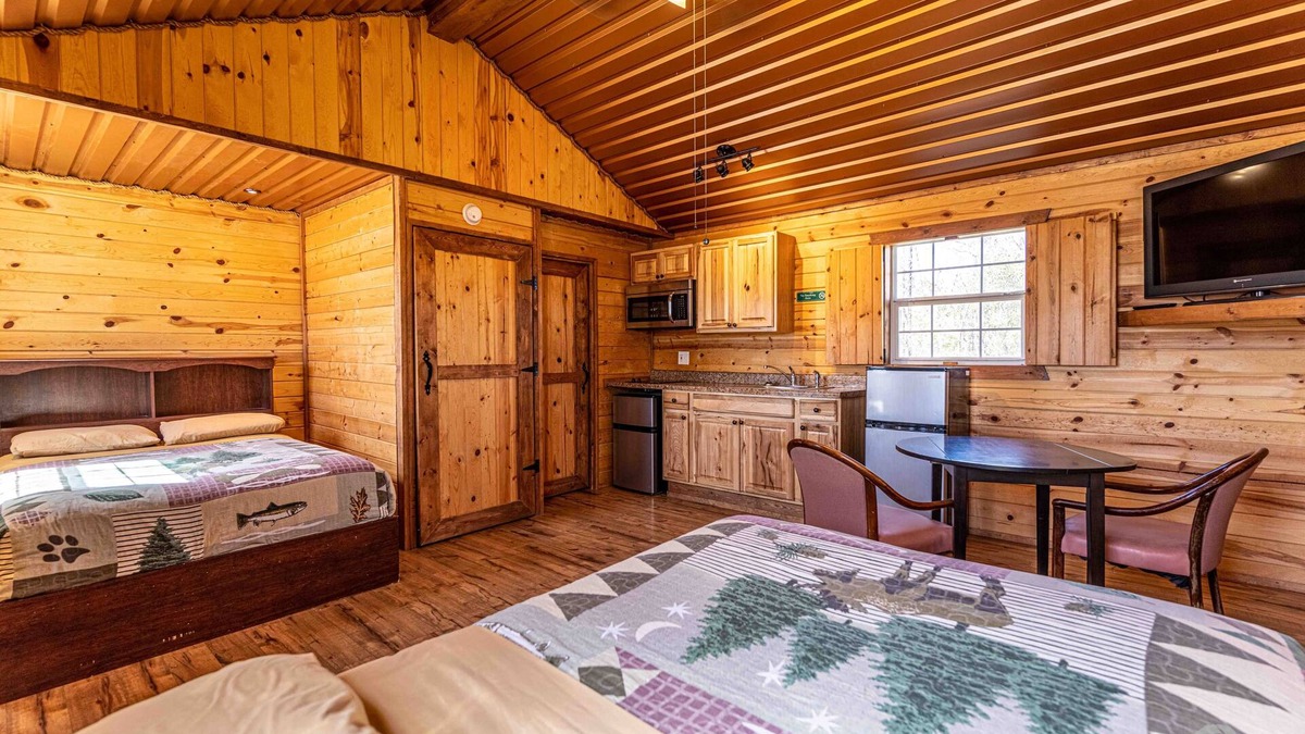 Big Spring Cabin | Elite Cabins and RV Park