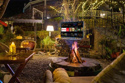 Bhediyana Villa | ELIVAAS Zephyr - Luxury cottages near Kempty Falls