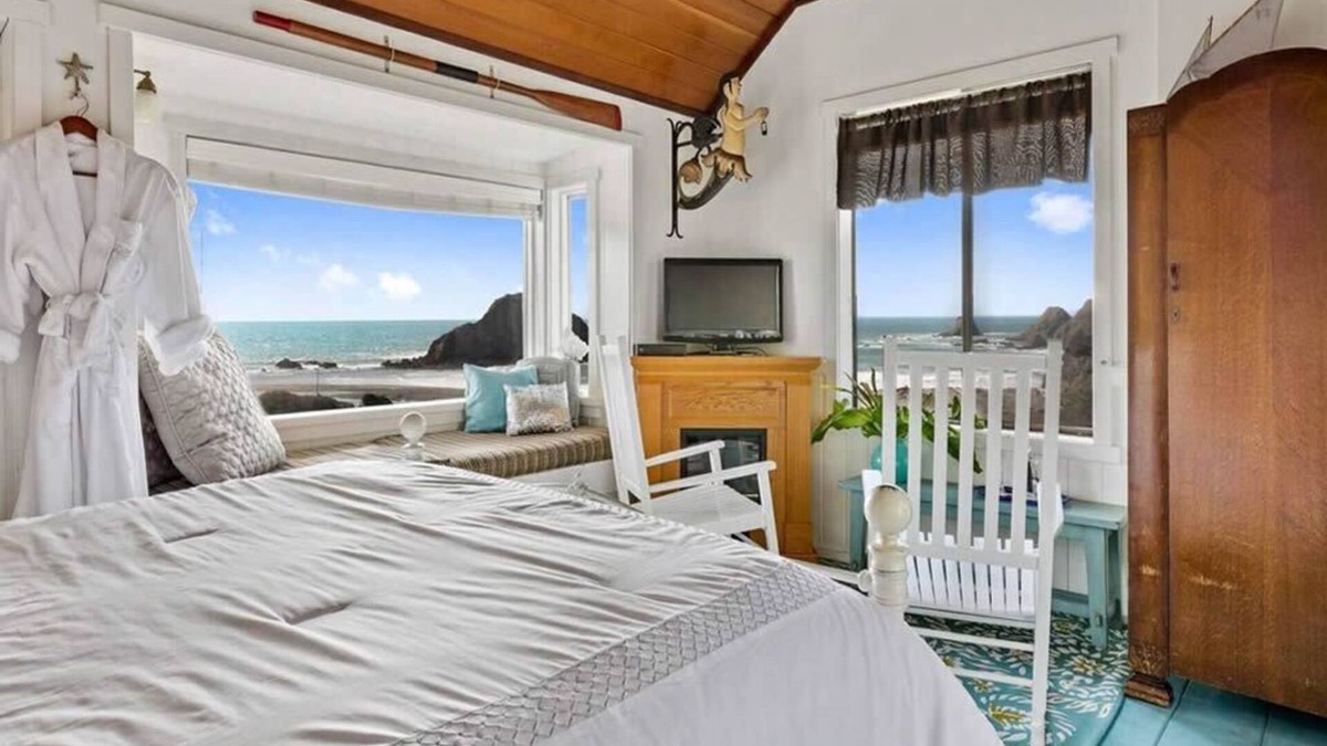 Elk Cottage | Elk Cove Inn & Spa Cottage Panoramic Ocean Views, Beach Access Sleeps 2