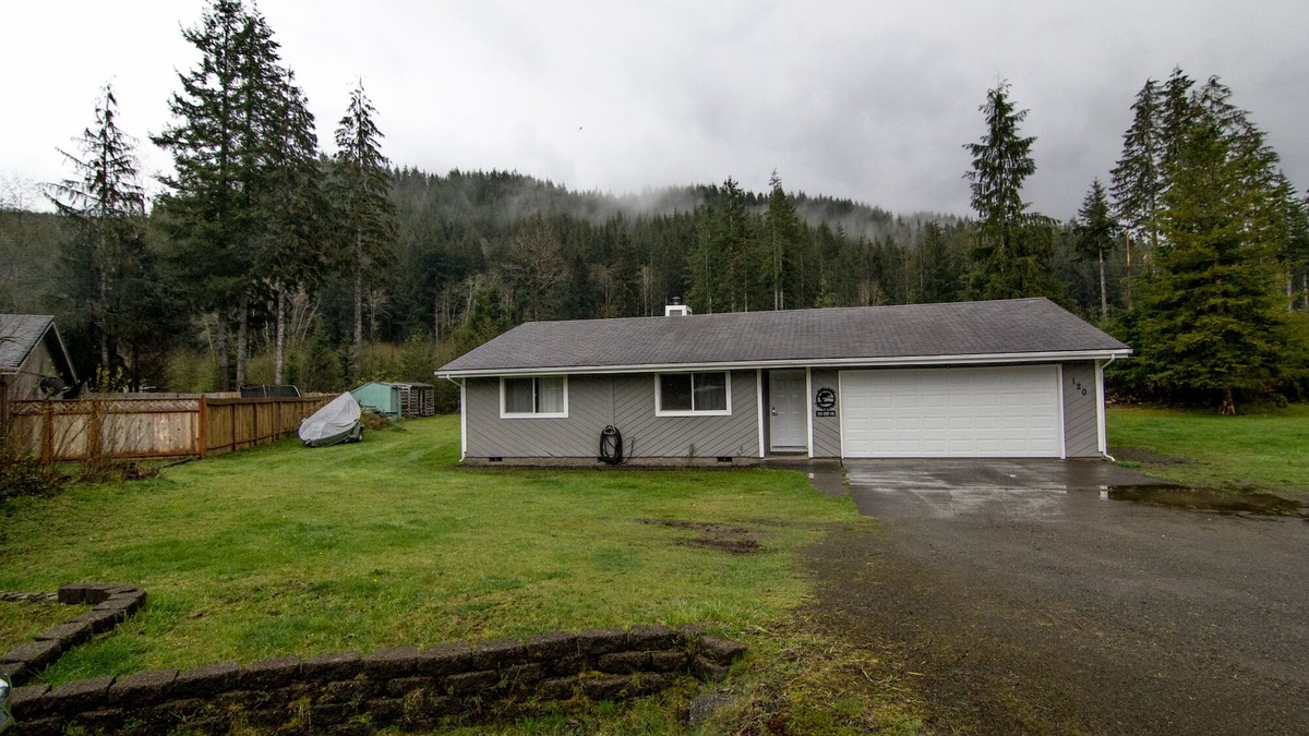 Forks House | Elk Creek Retreat by Olympic Coast Rentals
