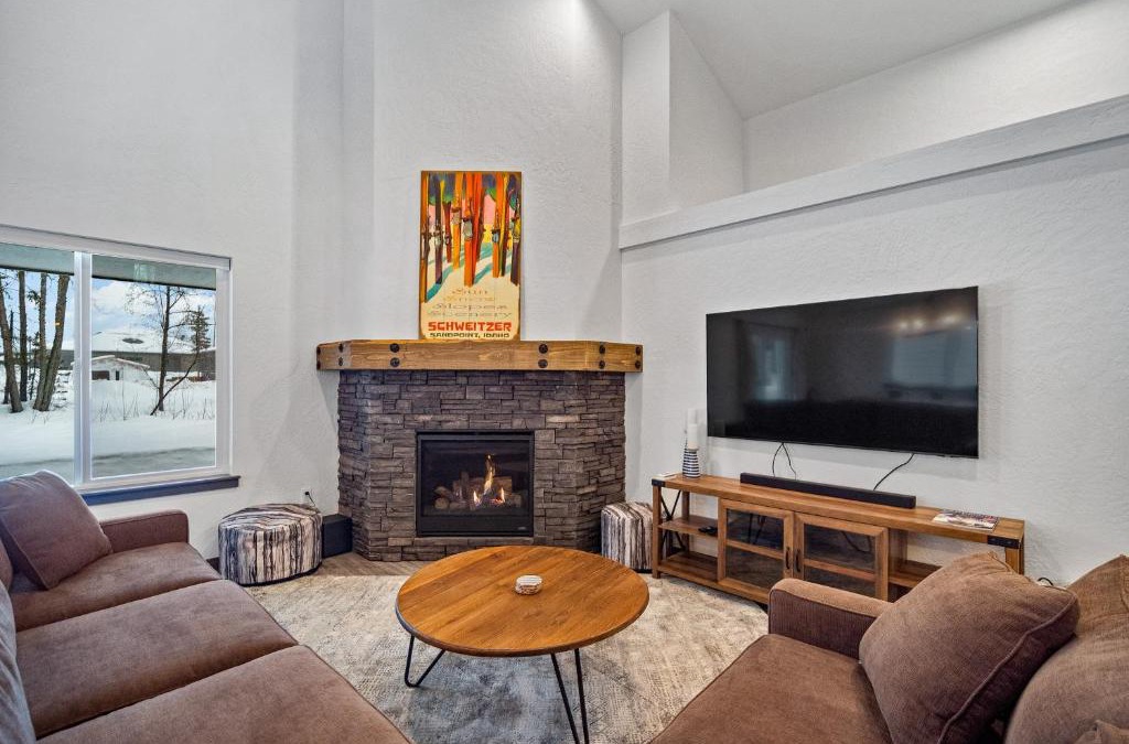 Ponderay House | Elk Grove Getaway