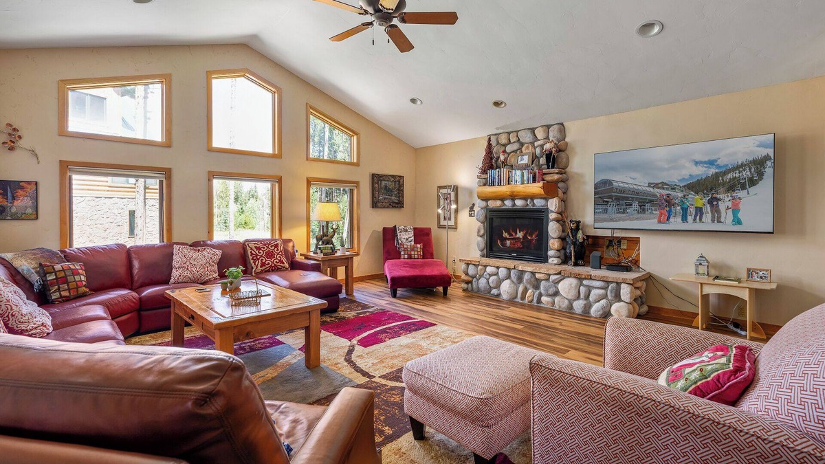 Winter Park House | Elk Lodge | 3 Miles To Ski Resort | Private Hot Tub | Sleeps 19 People!