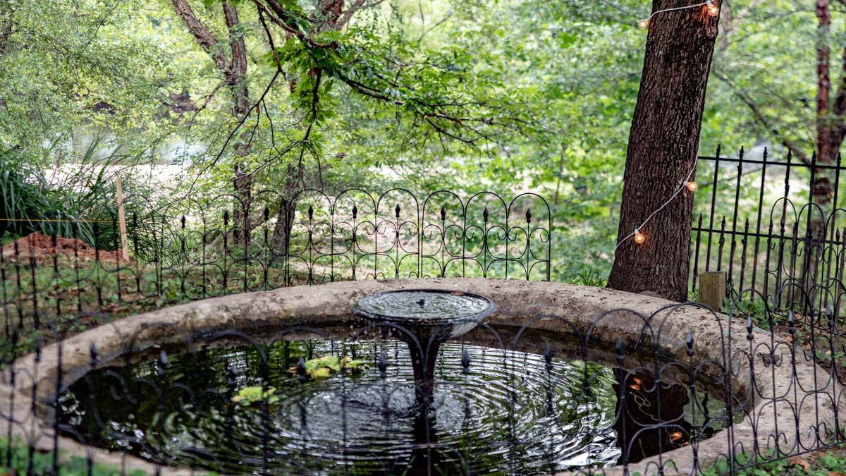 Sutton House | Elk River Hotel & Cafe