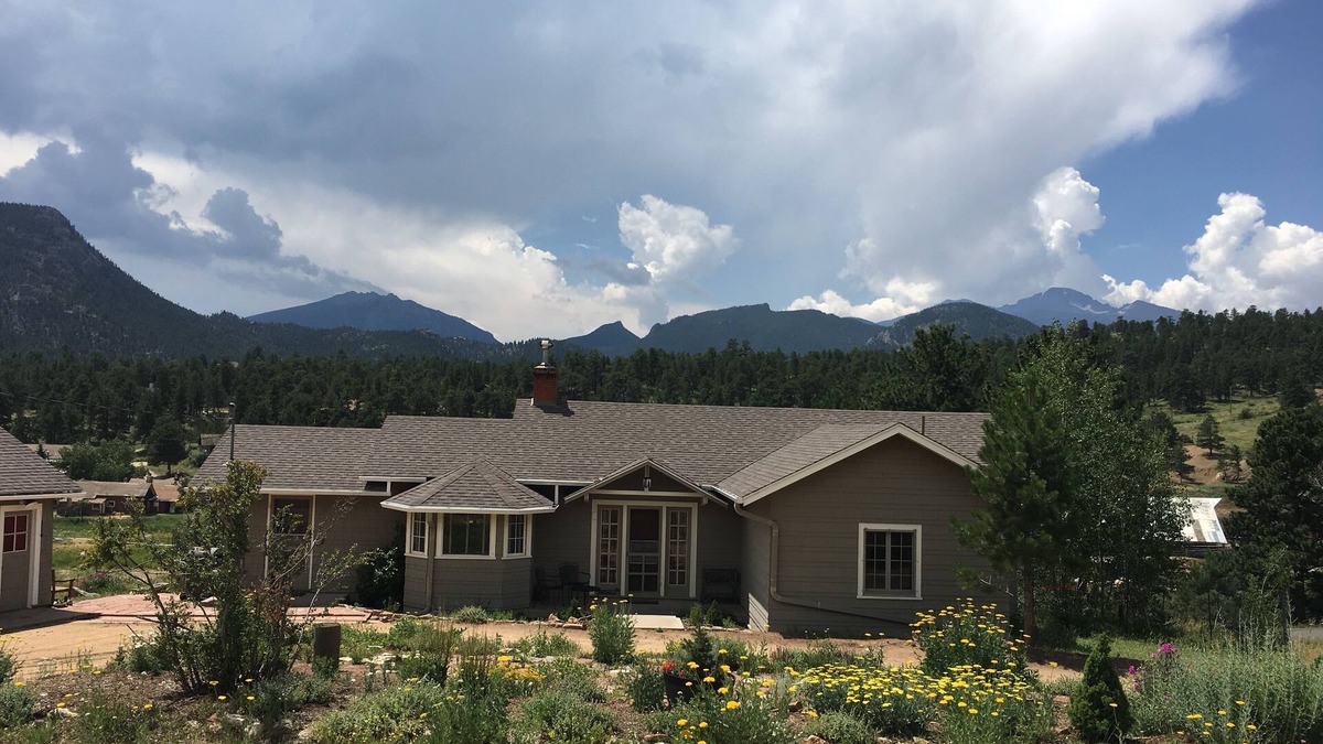 Estes Park House | Elkhorn Cottage: Charming Home and Amazing Views