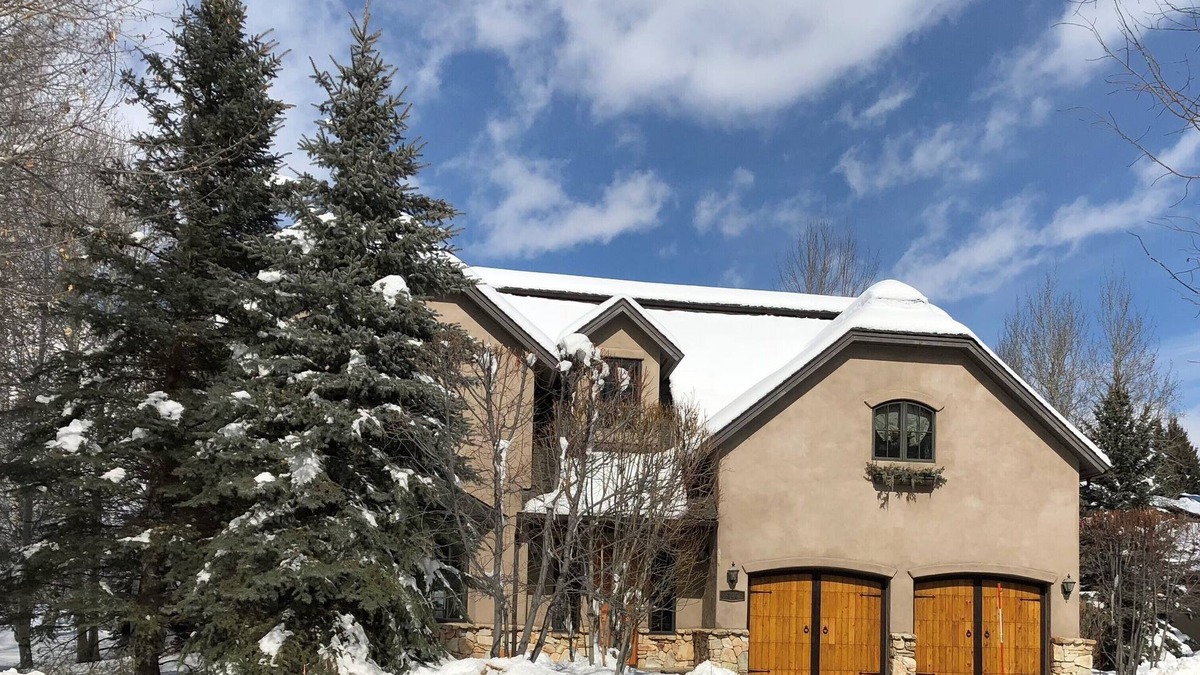 Sun Valley House | Elkhorn Entertainer! Large Luxury Home, Private Hot Tub, Billiards Room, WiFi AC