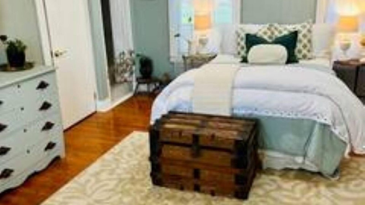 Bridgton House | Ell Suite walk to town beach