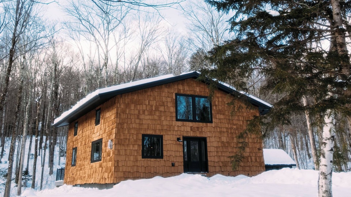 Waitsfield House | Ellen’s Edge~ Game Room~Home Theater~Hot Tub~Home Gym