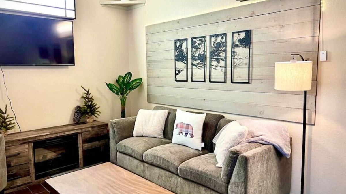McCall Condo | ❄️ Ellie's Getaway - 2 bed+loft in ❤️ of McCall ⛄️