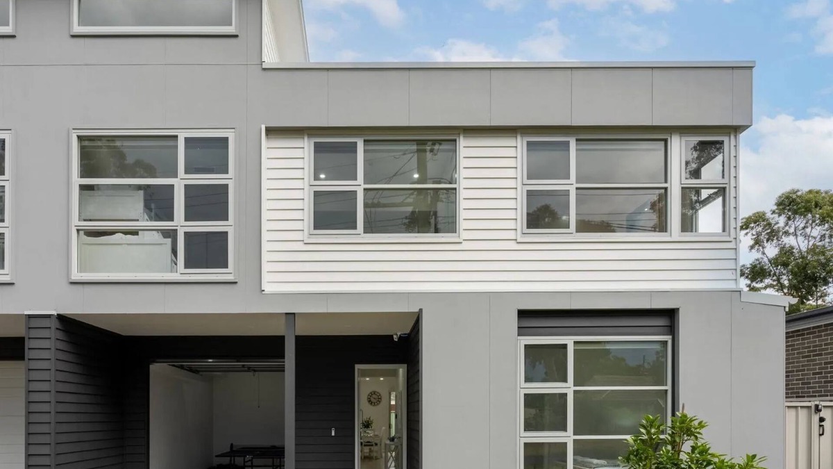 Callala Beach House | Elliniko - Pet friendly with fireplace