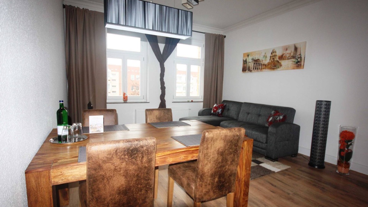 Neuschonefeld Apartment | Elsteraue - Romantic Apartments in Leipzig, *2km to the city center*