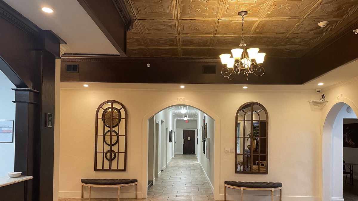 Gonzales House | Elvis Presley Room - Stay where Elvis stayed!