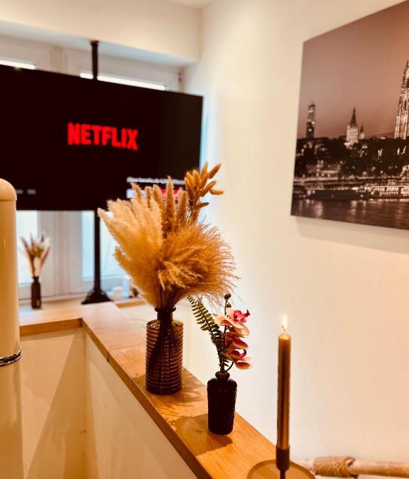 Braunsfeld Apartment | Elysian Apartment - 2 Parkplätze - 1min Bus & Bahn - St-Elisabeth Krankenhaus - Lindenthaler Tierpark - Neu Renoviert & Perfekte Lage