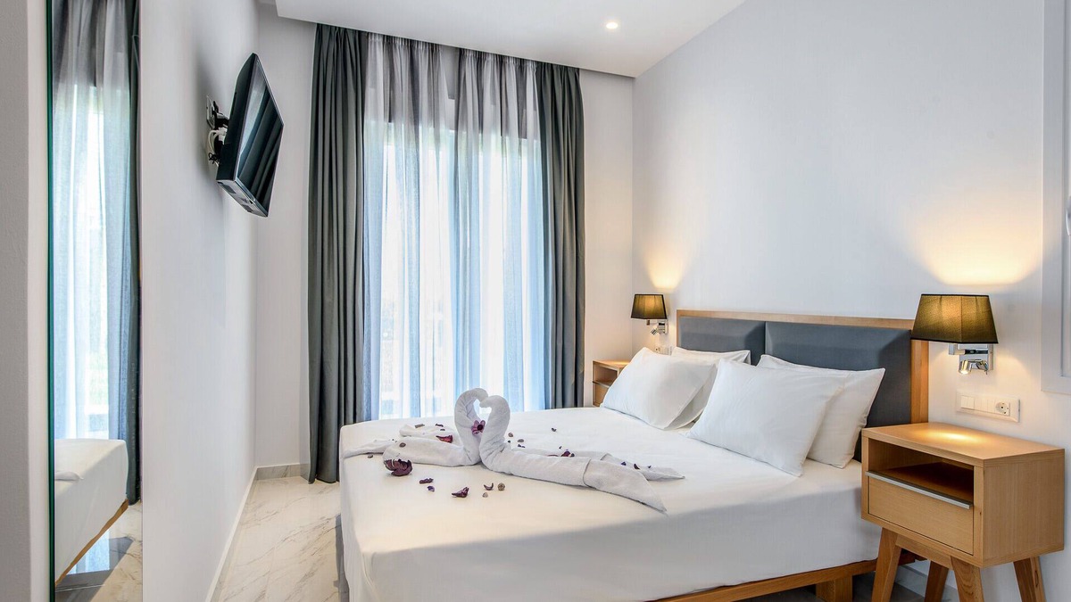 Anissaras House | Elysian Suites, Comfortable accommodation in a complex of 8 luxury apartments.