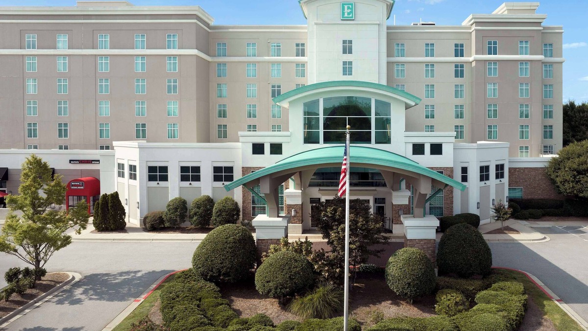 Town Center Hotel | Embassy Suites Atlanta - Kennesaw Town Center
