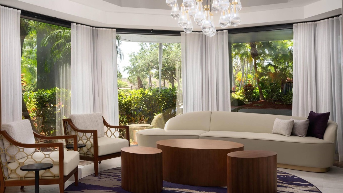 Boca Raton Hotel | Embassy Suites Boca Raton