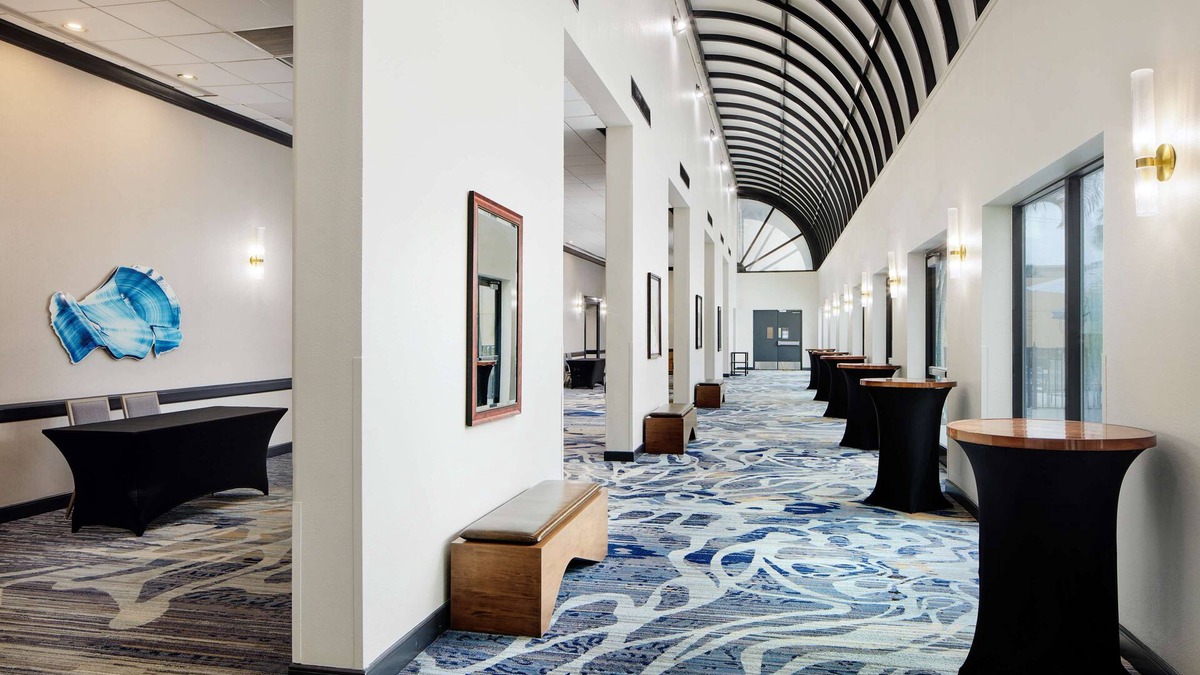 West Palm Beach Hotel | Embassy Suites by Hilton West Palm Beach Central