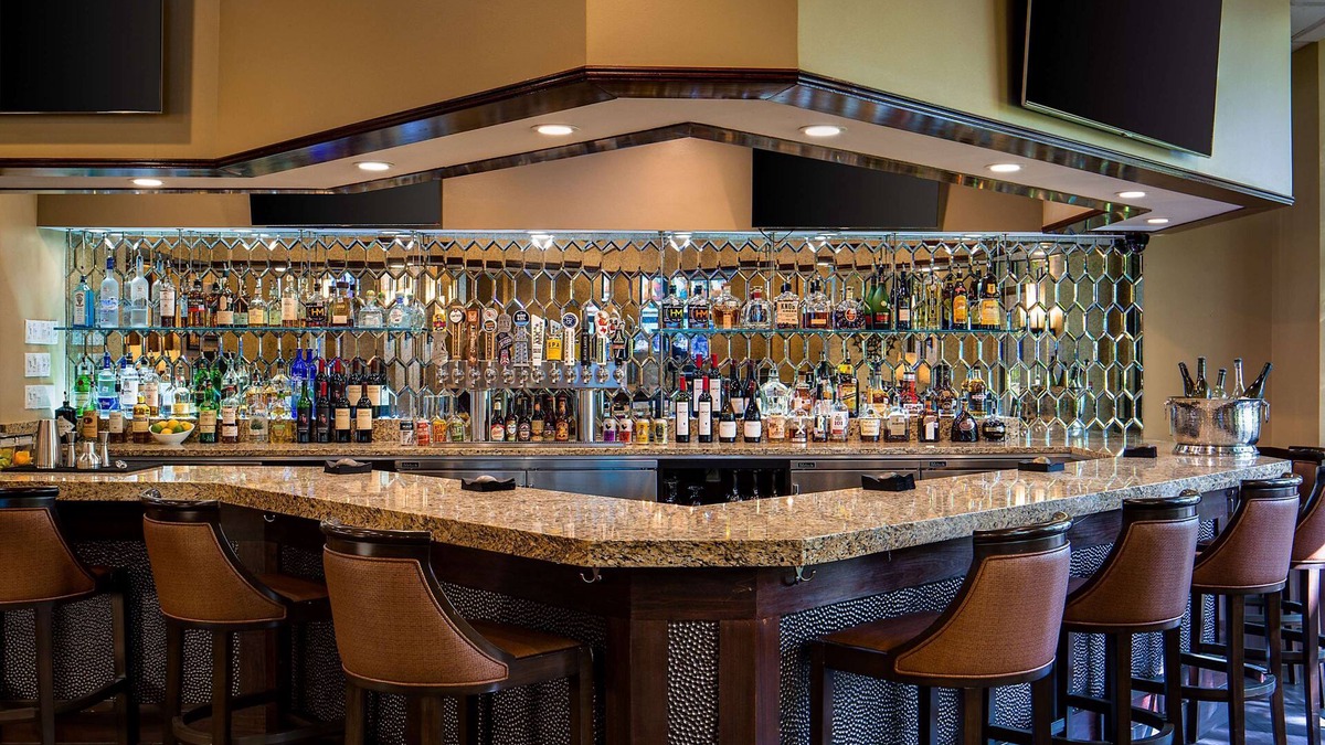 Bluffview Hotel | Embassy Suites by Hilton Dallas Love Field