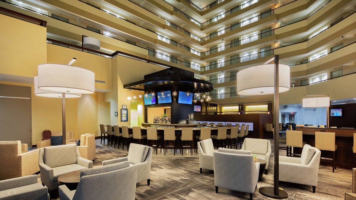 Troy Hotel | Embassy Suites by Hilton Detroit Troy Auburn Hills