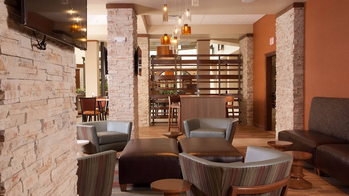 Nashville Hotel | Embassy Suites by Hilton Nashville Airport
