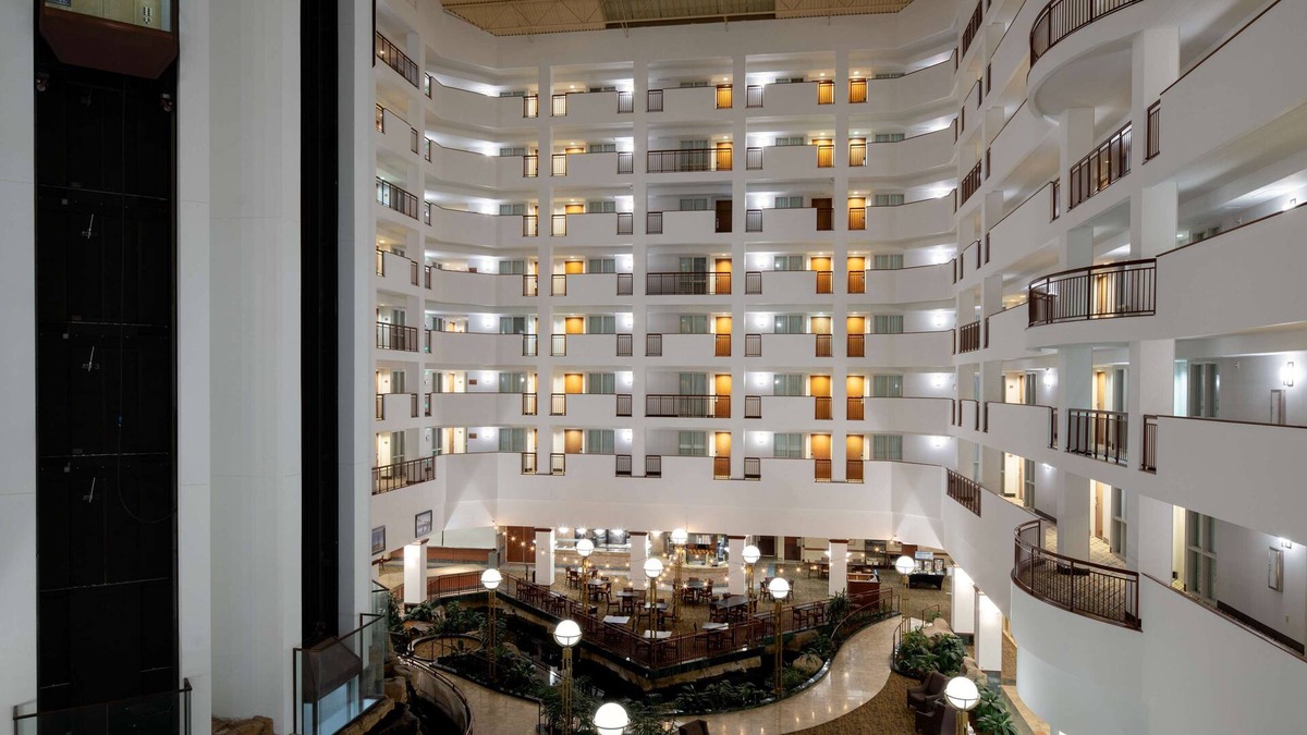 Portland Hotel | Embassy Suites by Hilton Portland Airport