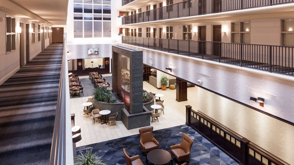 Tampa Hotel | Embassy Suites by Hilton Tampa Brandon