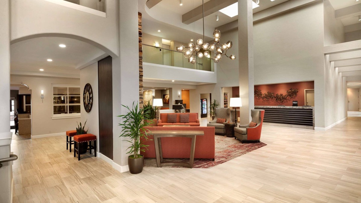 Temecula Hotel | Embassy Suites by Hilton Temecula Valley Wine Country