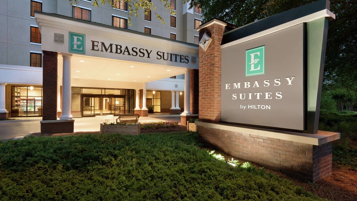 Alpharetta Hotel | Embassy Suites by Hilton Atlanta Alpharetta