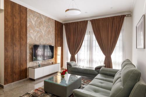 D Costa Layout Apartment | Emerald Apartment 101 by StayJade 3bhk Nr MG road