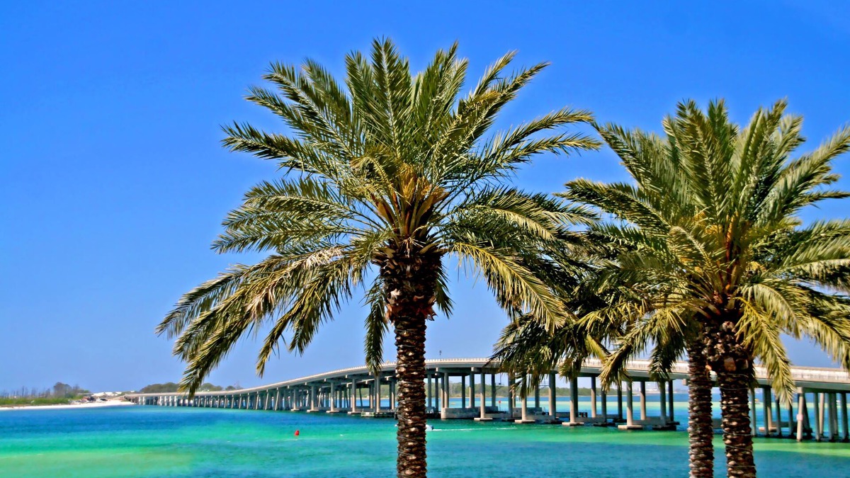 Destin Apartment | Emerald Grande Condominiums at HarborWalk Village