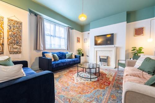 Newport House | Emerald House by Tŷ SA