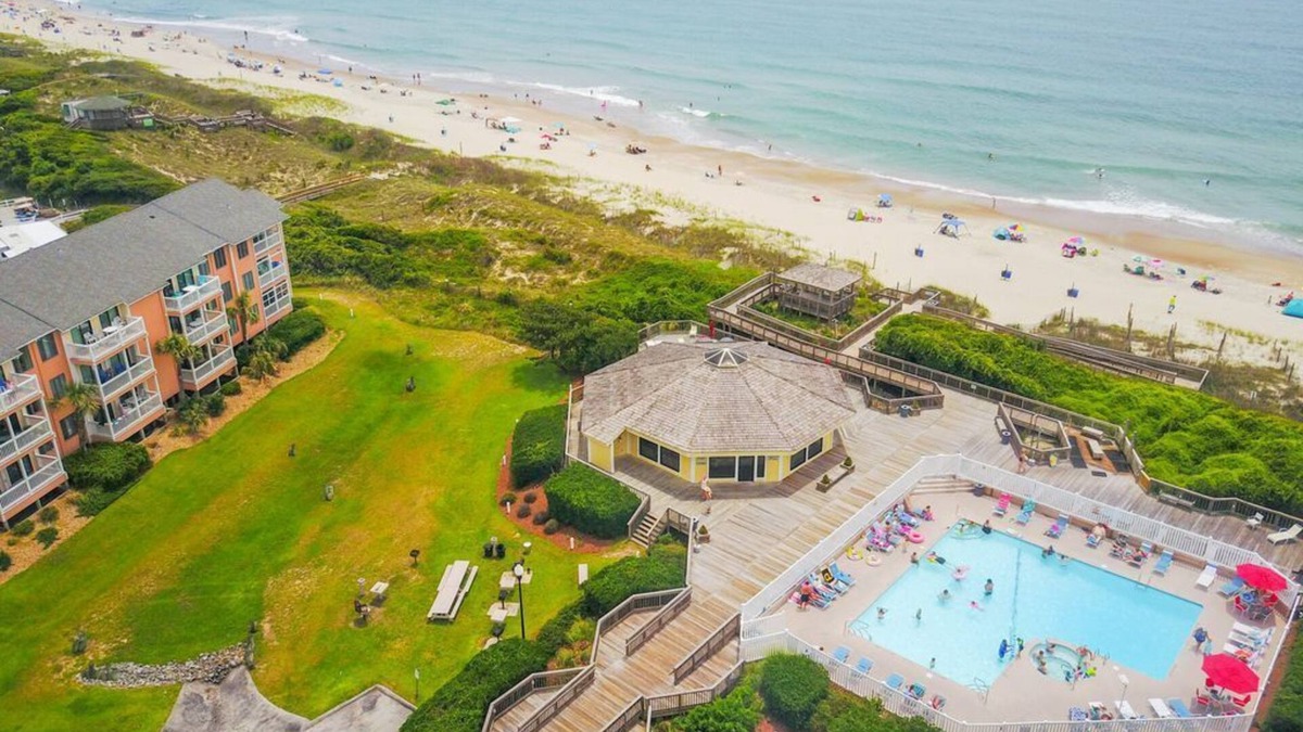 Emerald Isle Condo | Emerald Isle Oceanfront Condo at Pebble Beach. 3BR, 2BA.