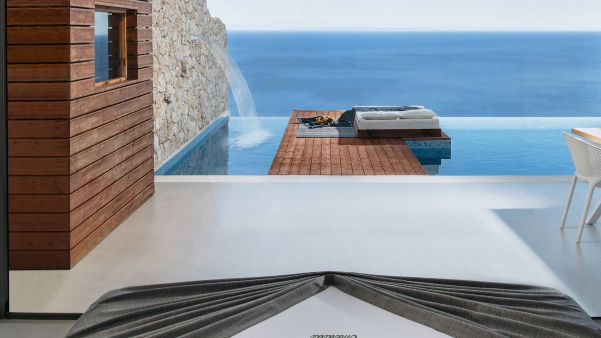 Varvara Villa | Emerald Villas & Suites