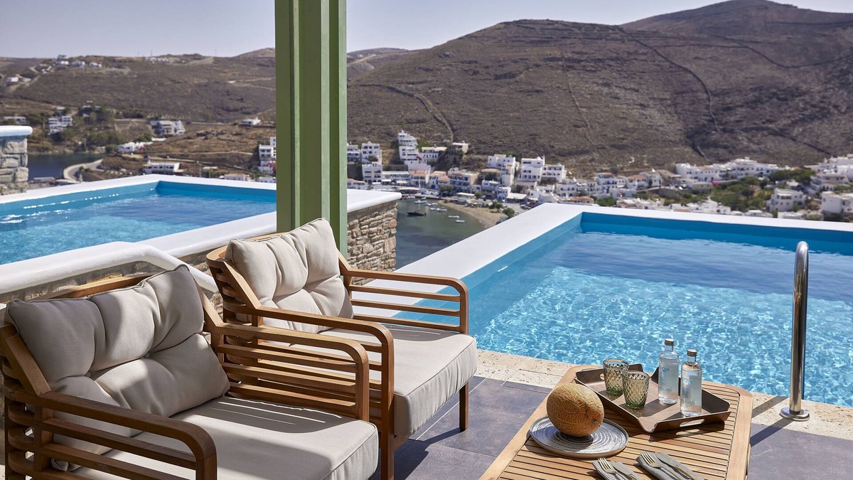 Merichas Hotel | EmGard Suites Kythnos