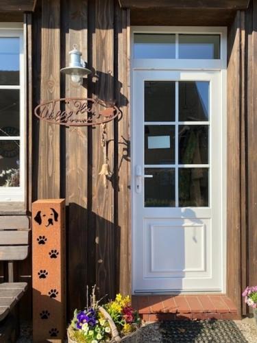 Toenning Apartment | Emily&#039s