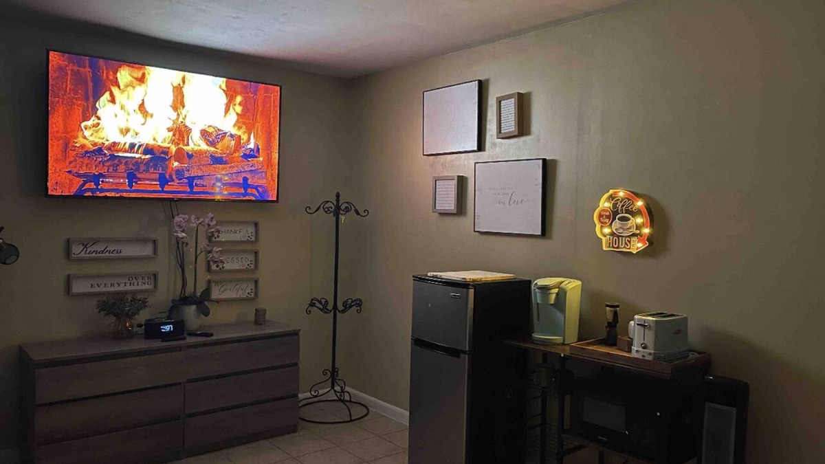 North Central Thousand Oaks Apartment | Emm's Garage Cave
