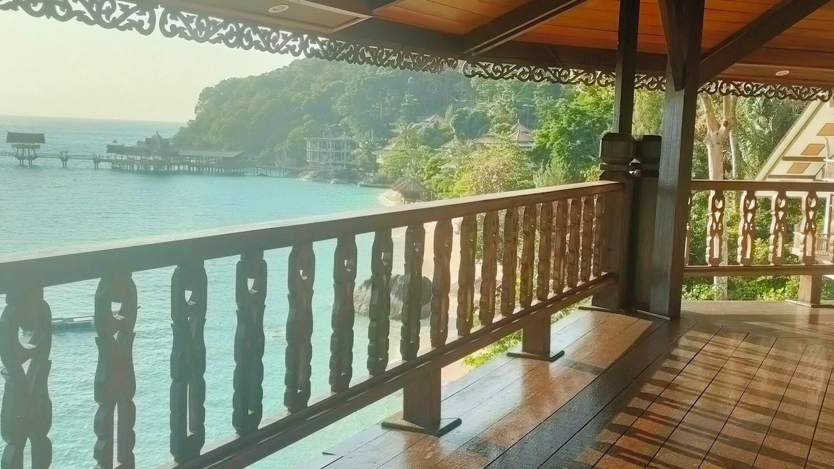 Tioman Island Resort | Emperor Resort By Bugis