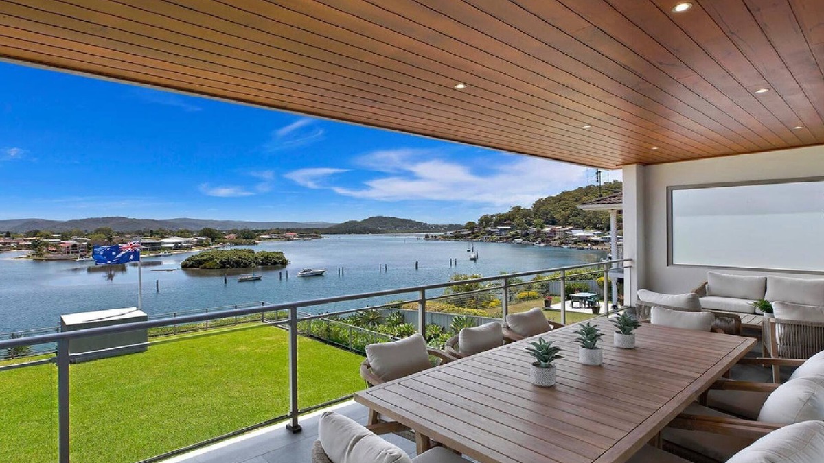Daleys Point House | EMPIRE - A MAJESTIC HOME ON ABSOLUTE DEEP WATERFRONT