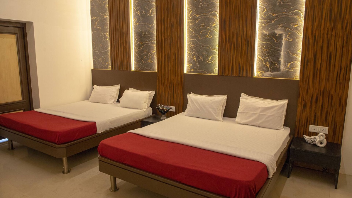 Dhobitalao Hostel | Empire Royale Hotel - Hostel