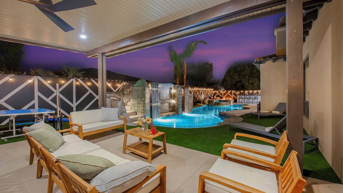 Indio House | Empire State 7br, Golf, Waterslide, GameRM